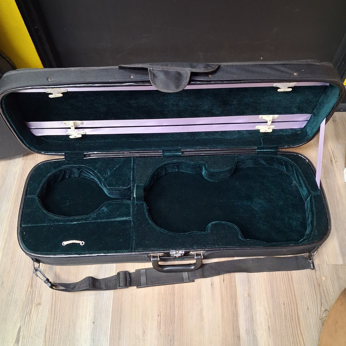 Viola Case w/ Key - Black (USED)