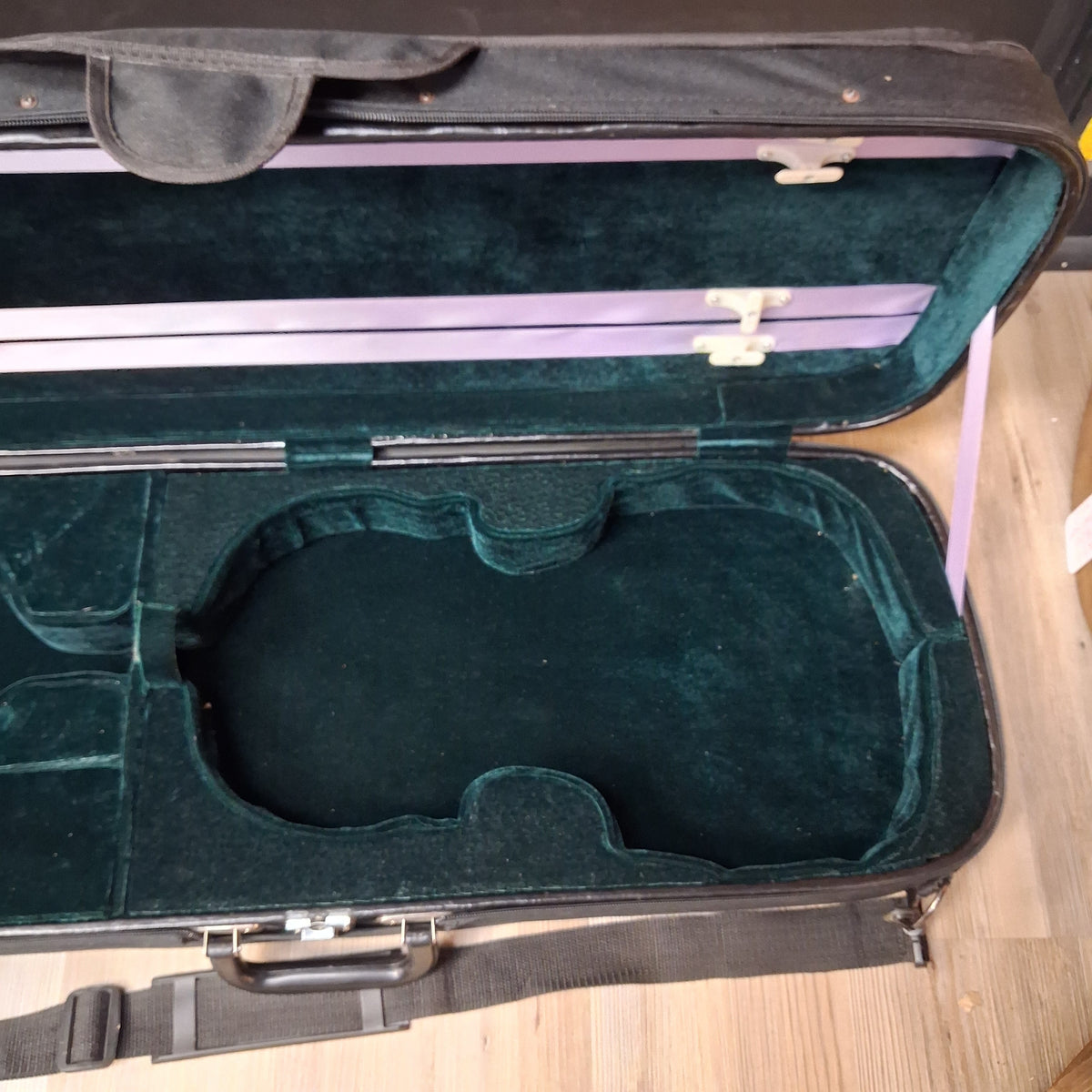 Viola Case w/ Key - Black (USED)