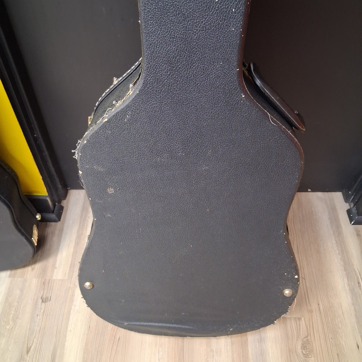 Vintage Alvarez 12-String Acoustic Guitar Hard Case - Black (USED)