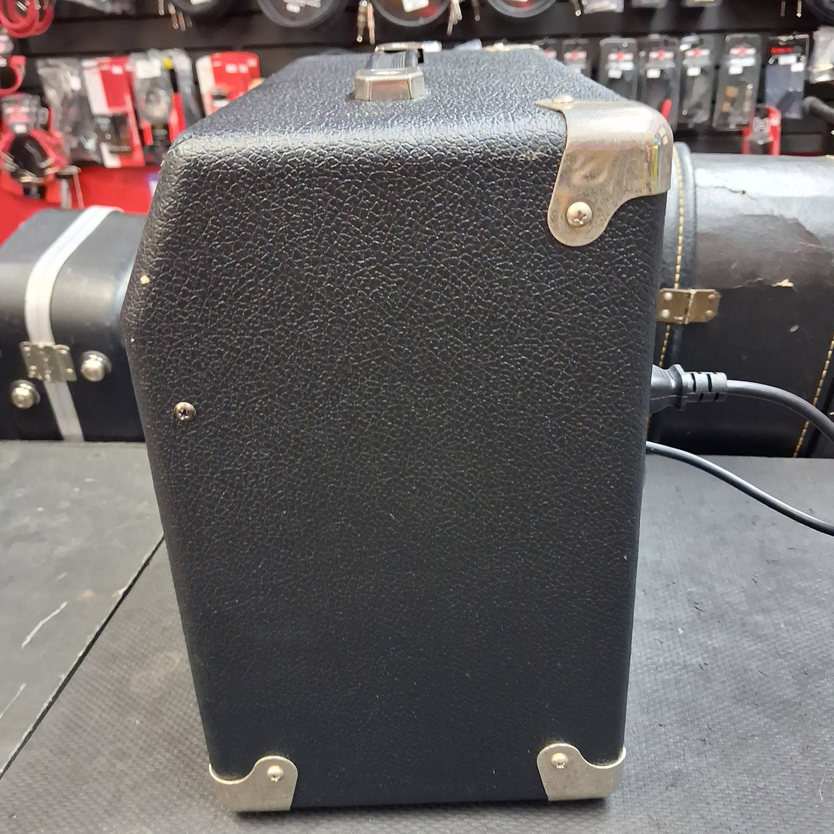 2000's Fender Frontman 15G Amplifier 15-Watts, 1x8" (USED) SN# ICTE10004048