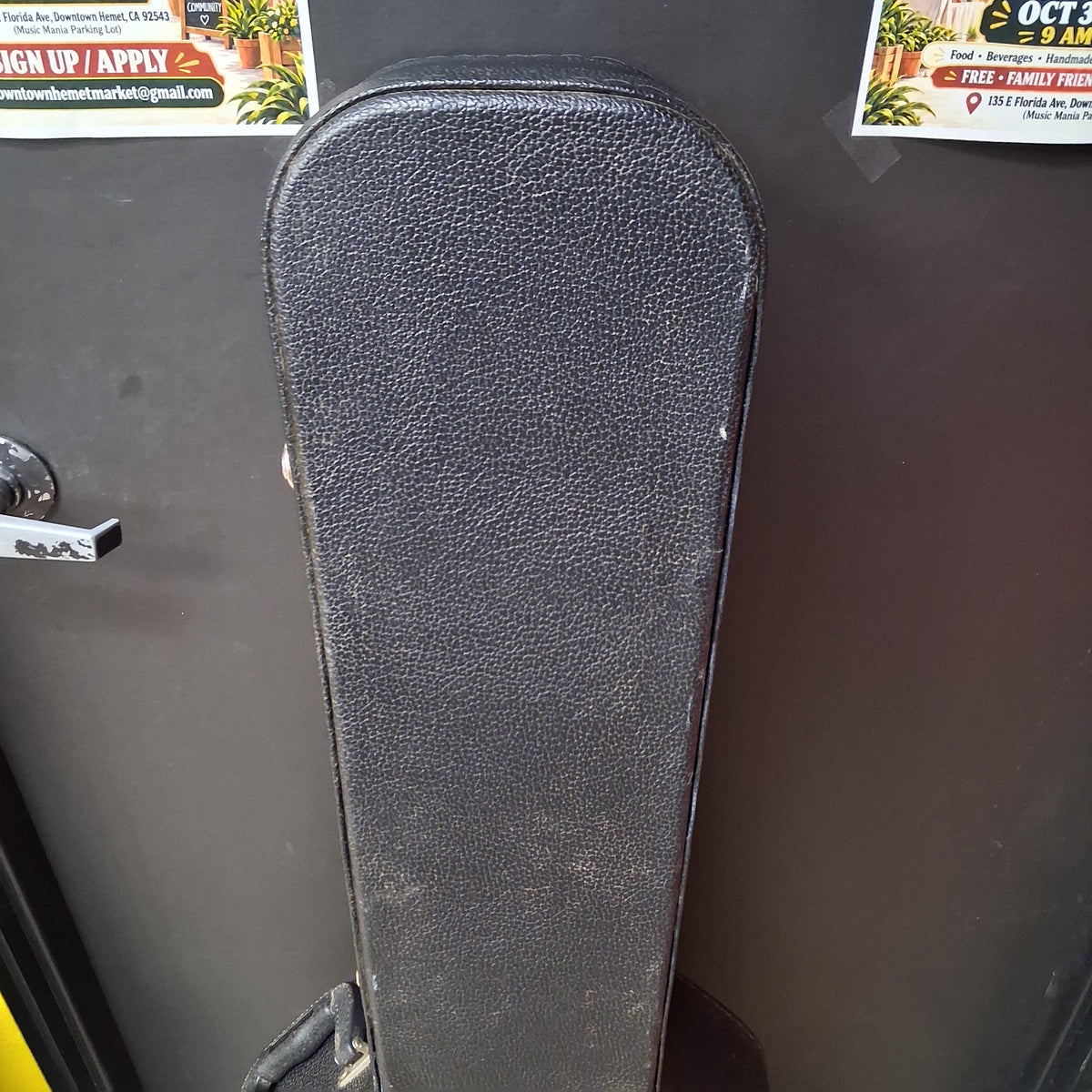 Road Runner Acoustic Guitar Hard Case - Black (USED)