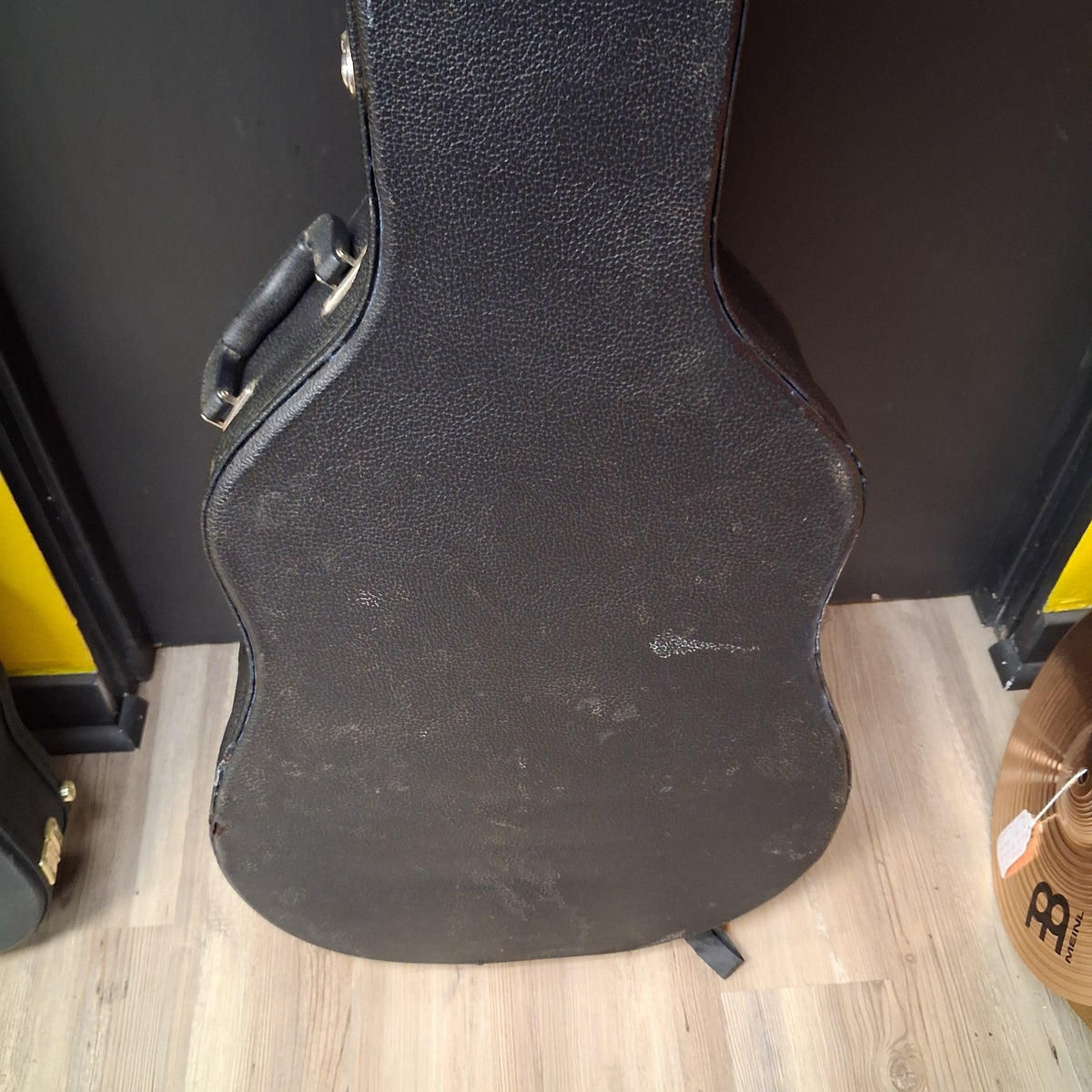 Road Runner Acoustic Guitar Hard Case - Black (USED)