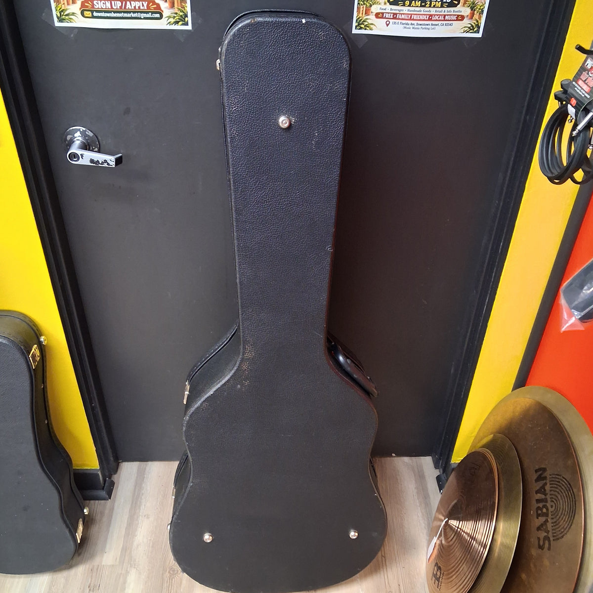 Road Runner Acoustic Guitar Hard Case - Black (USED)