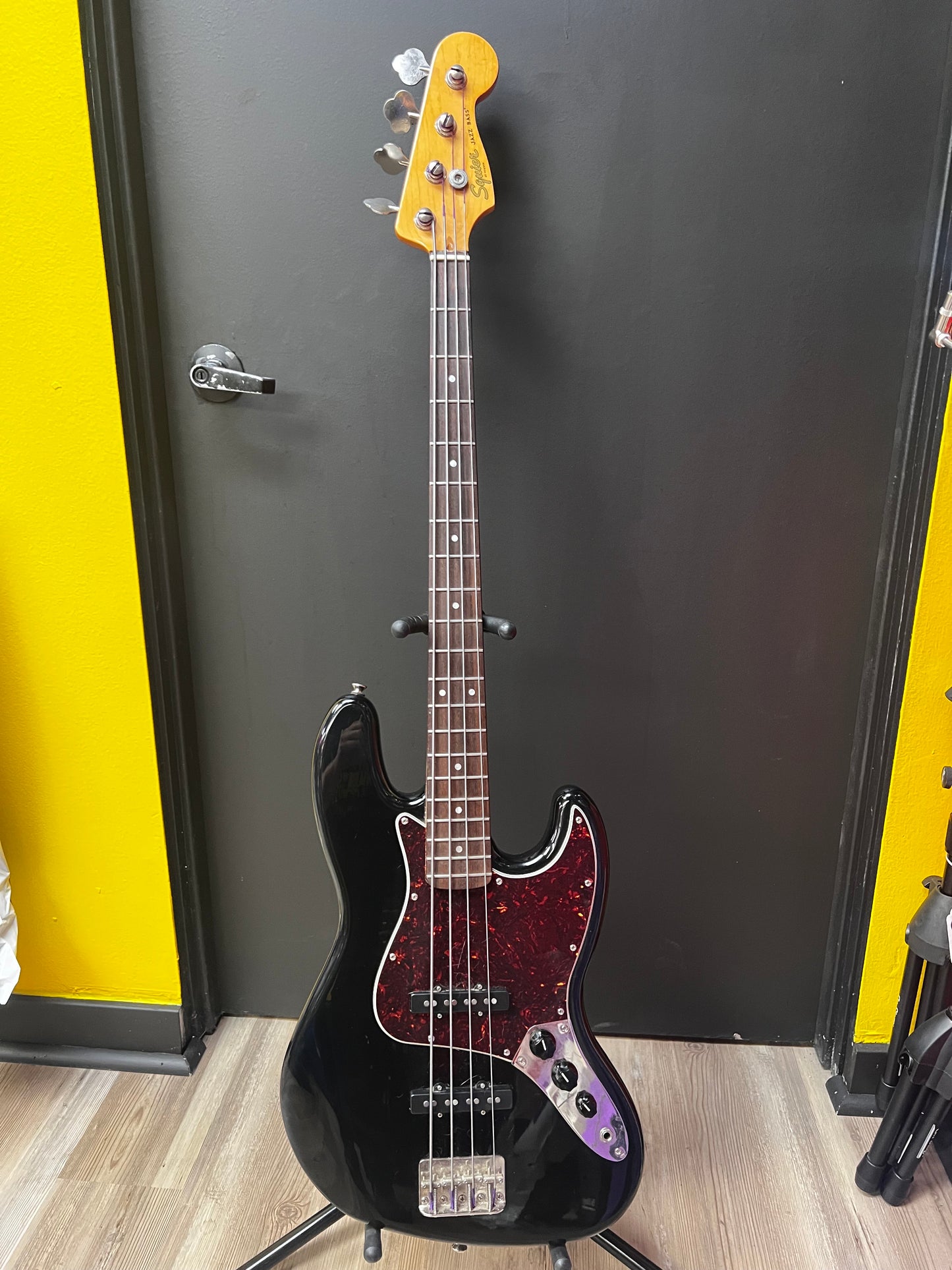 2019 Squier 60s Classic Vibe Jazz Bass - Black - SN# ICS19041277