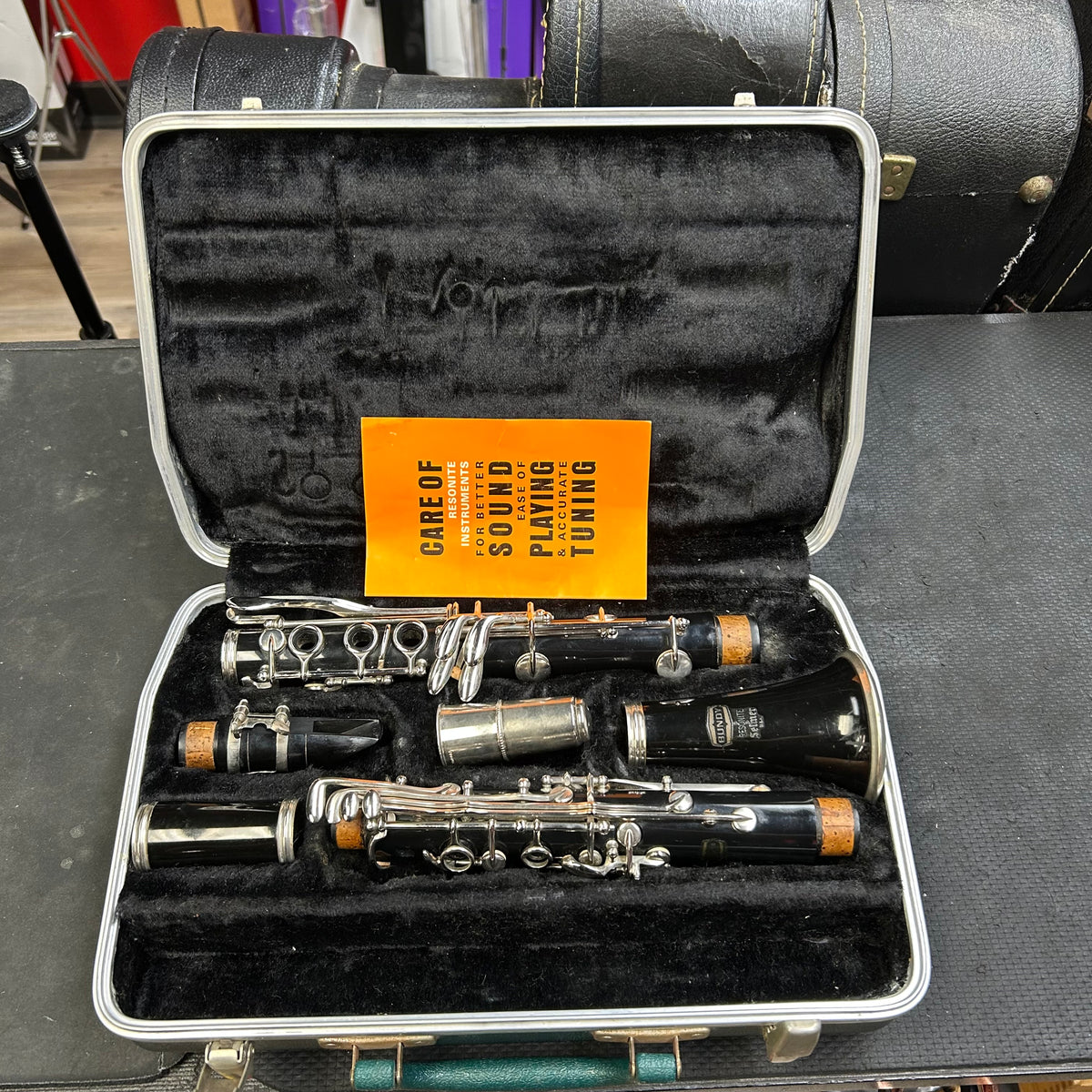 Bundy Resonite Clarinet w/ Bundy Green Case (USED) SN# 483225