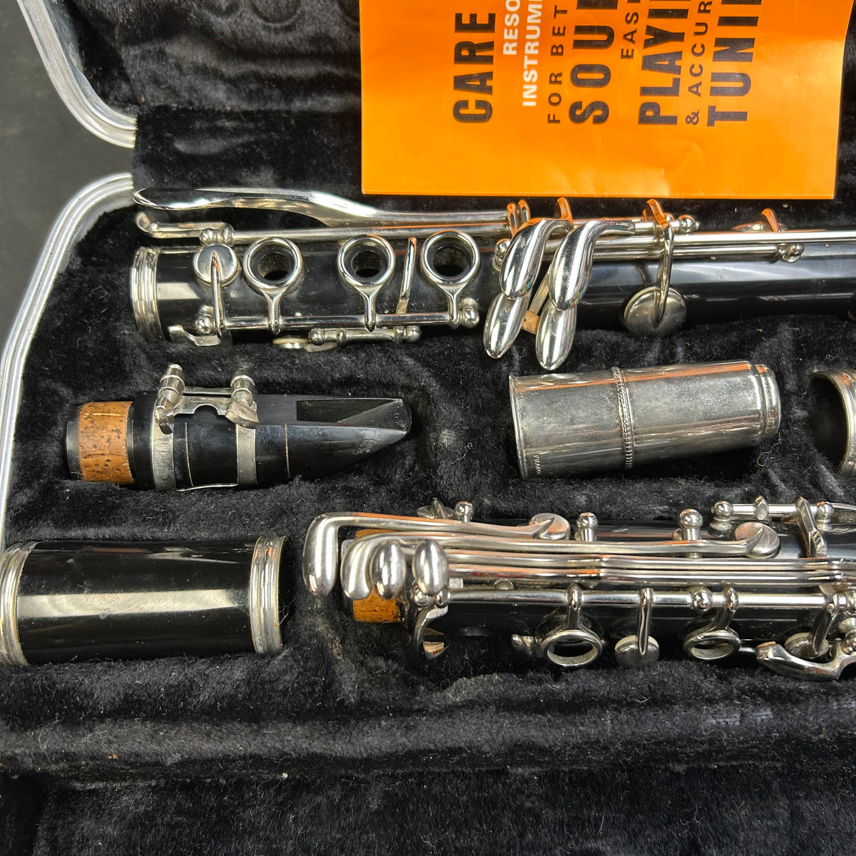 Bundy Resonite Clarinet w/ Bundy Green Case (USED) SN# 483225