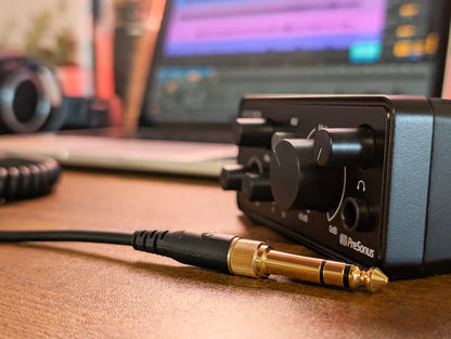 PIG HOG SOLUTIONS - 3.5MM(F)-1/4"(M) STEREO ADAPTER, THREADED