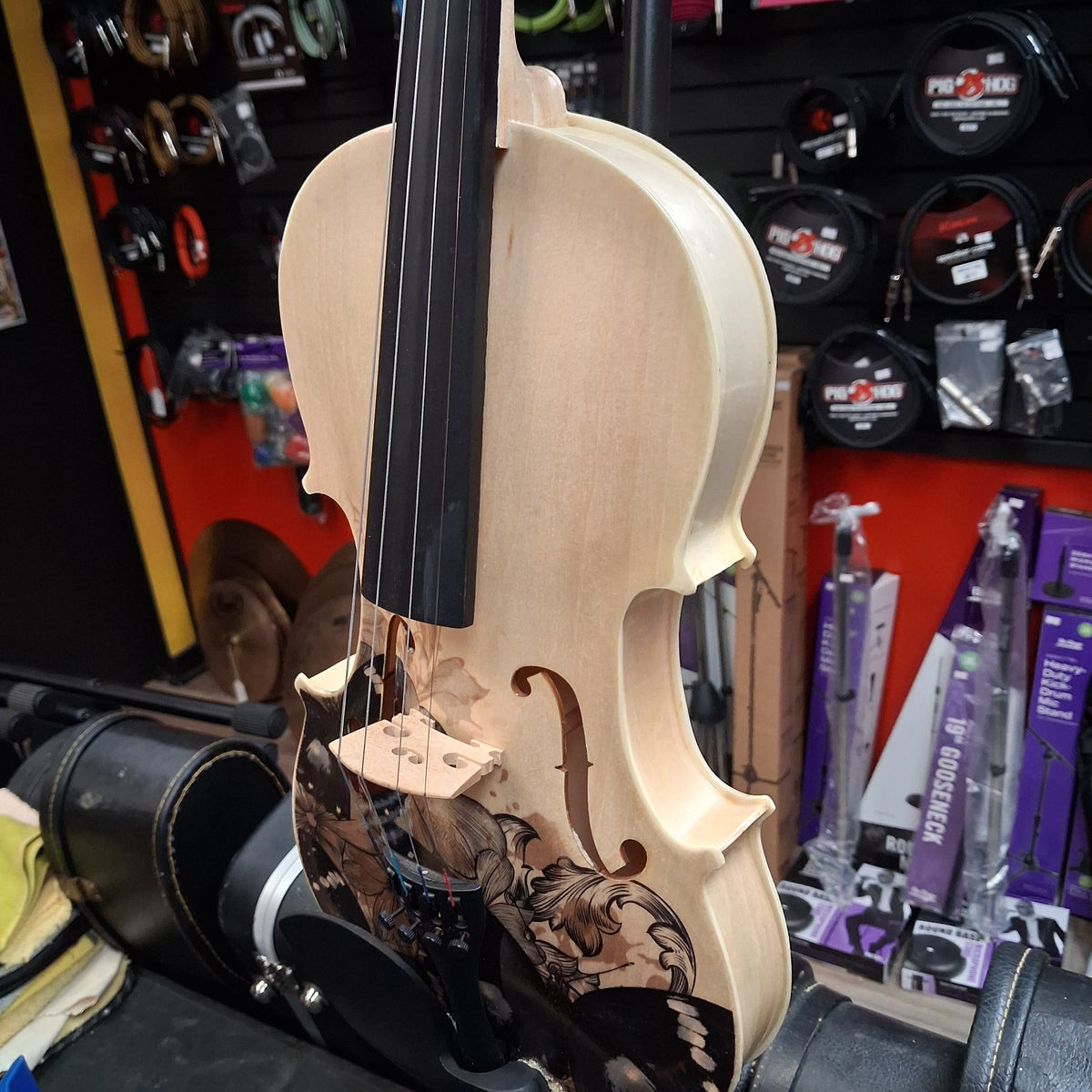 Aliyes 4/4 Violin w/ Case, Bow, & Rosin (USED)