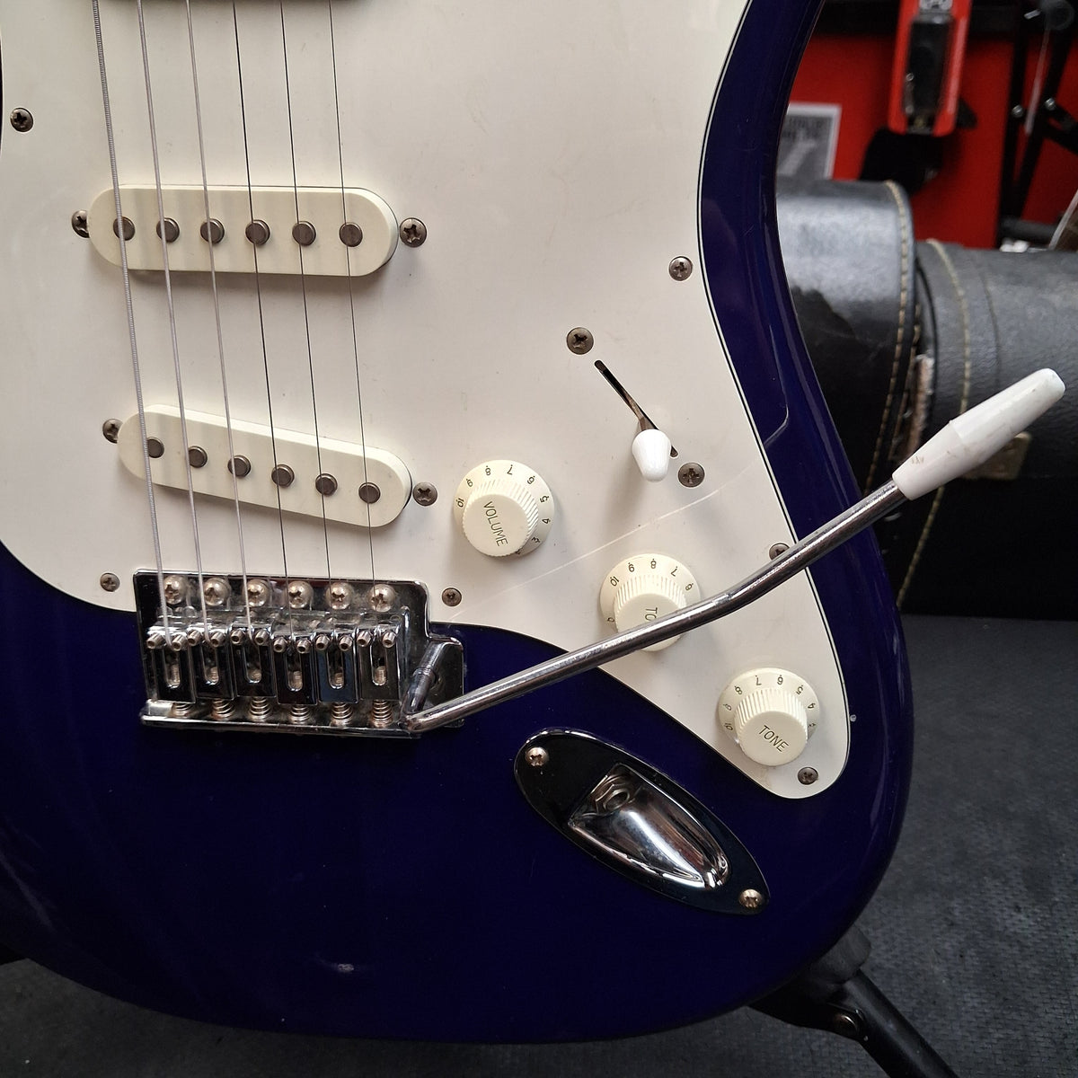 2000's Silvertone SS-11/CBL Electric Guitar - Cobalt Blue (USED) SN# SI040805546