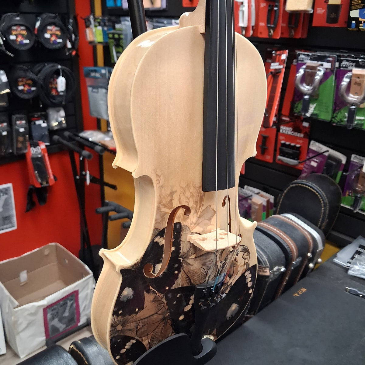 Aliyes 4/4 Violin w/ Case, Bow, & Rosin (USED)