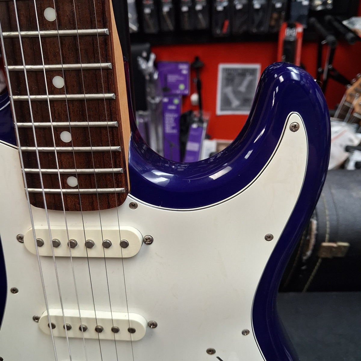 2000's Silvertone SS-11/CBL Electric Guitar - Cobalt Blue (USED) SN# SI040805546