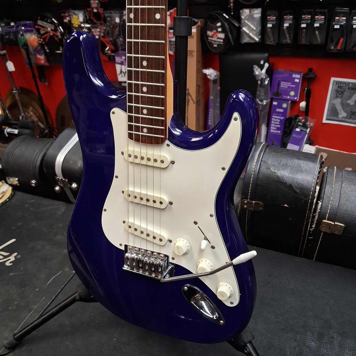 2000's Silvertone SS-11/CBL Electric Guitar - Cobalt Blue (USED) SN# SI040805546